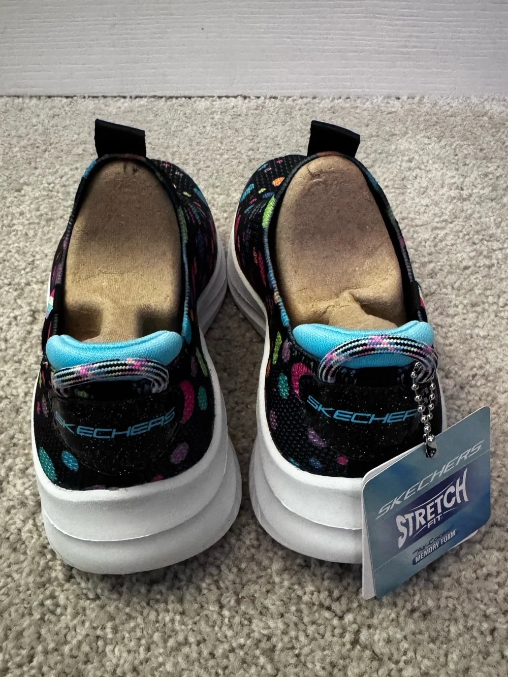 NIB Skechers Stretch Fit Air-Cooled Memory Foam Black Multicolor Dots Shoes, 1.5